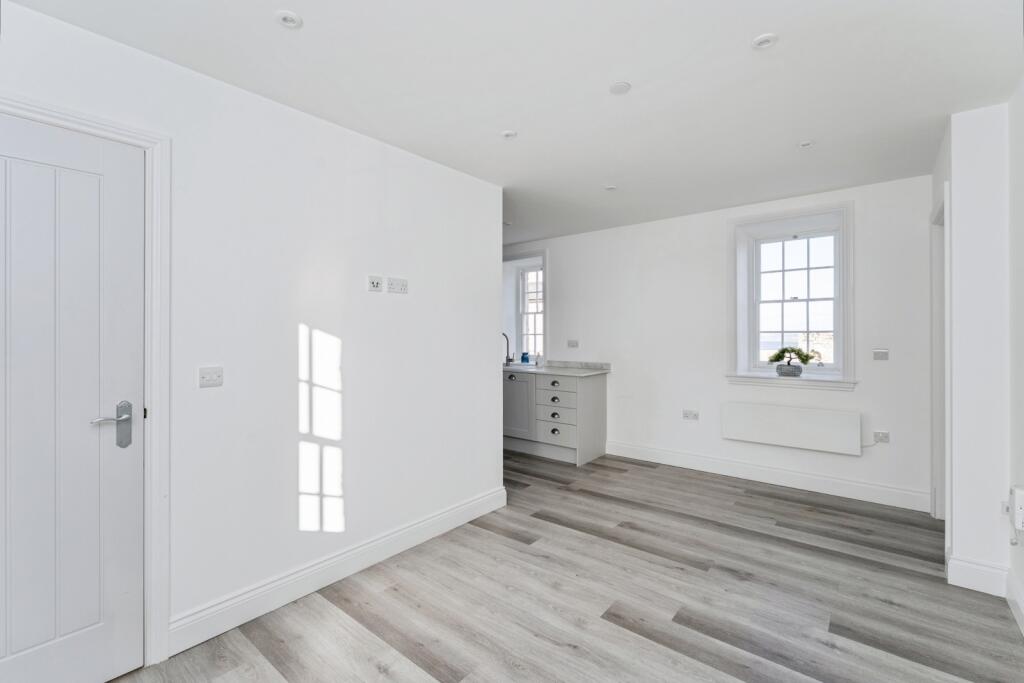 Old Chester Road, Holywell, Flintshire, CH8 photo 4