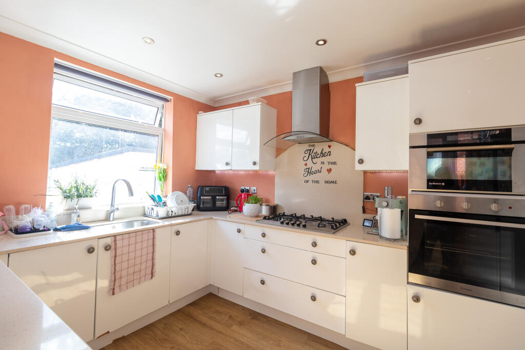 House in Surrey Heath, Surrey - View 2