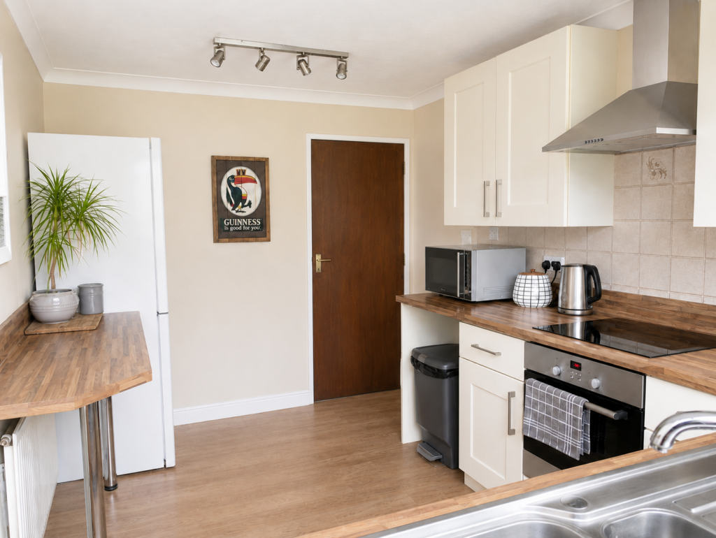House in Gillingham, Lodbourne - View 4