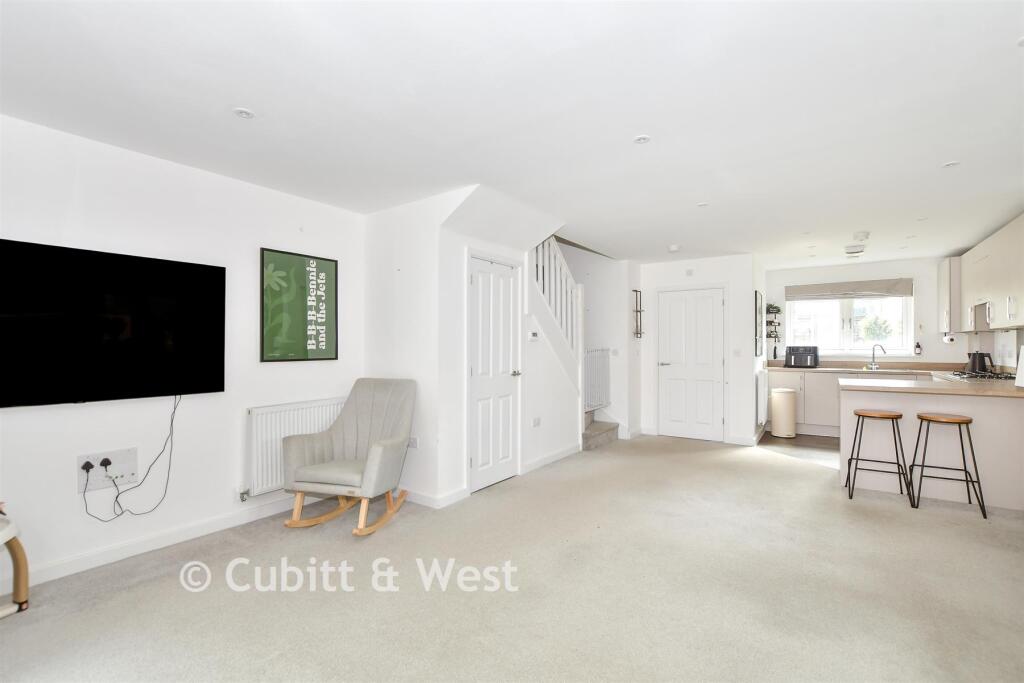 House in Redhill - View 4