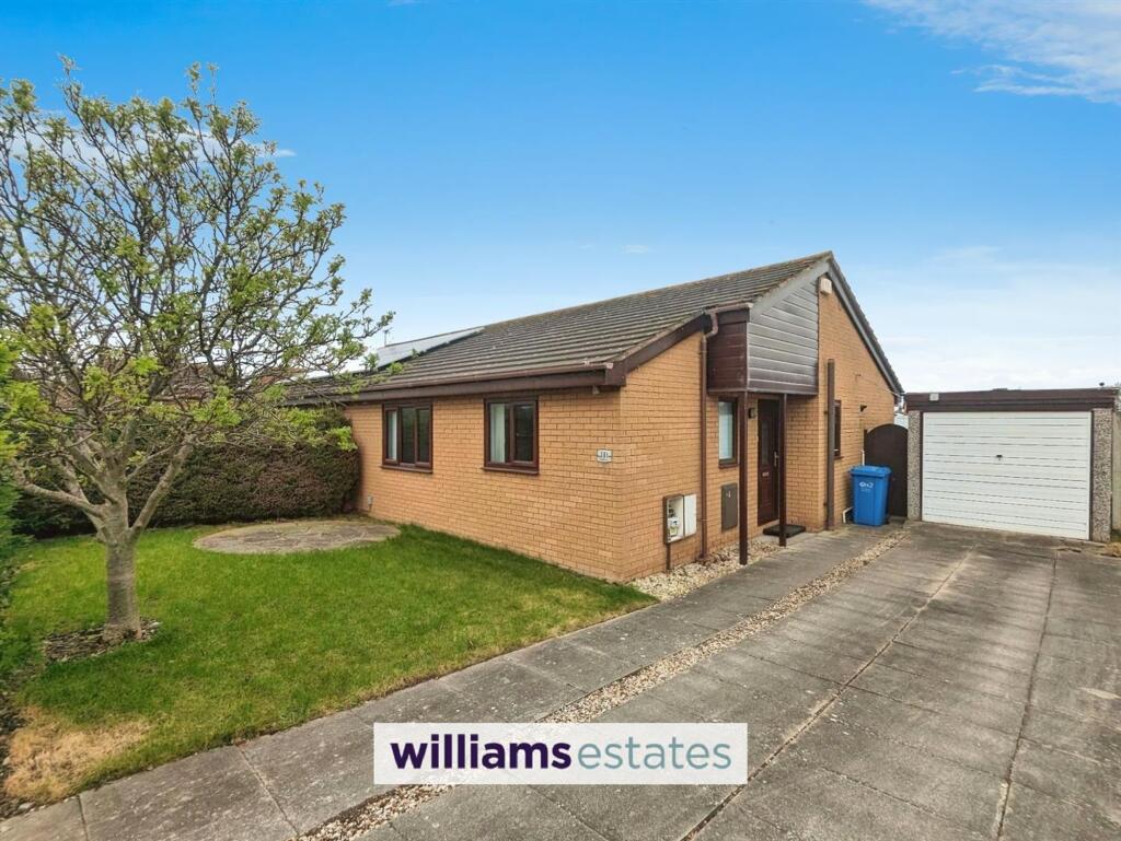 2-bed house on Ronaldsway, Rhyl, LL18, £165,000