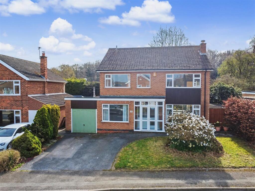 4-bed detached on Deddington Lane, Bramcote, Nottingham, £500,000