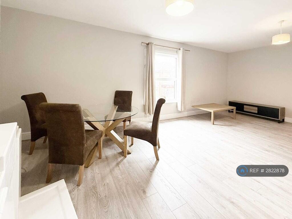 Apartment in Warrington, Westy, Latchford - View 4