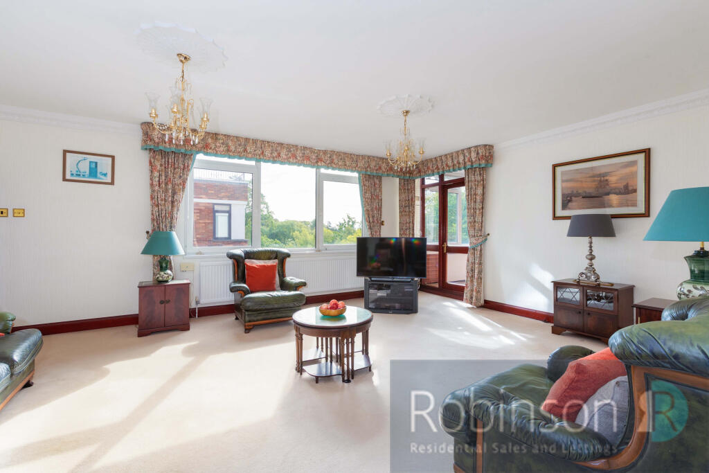 Apartment in Slough - More