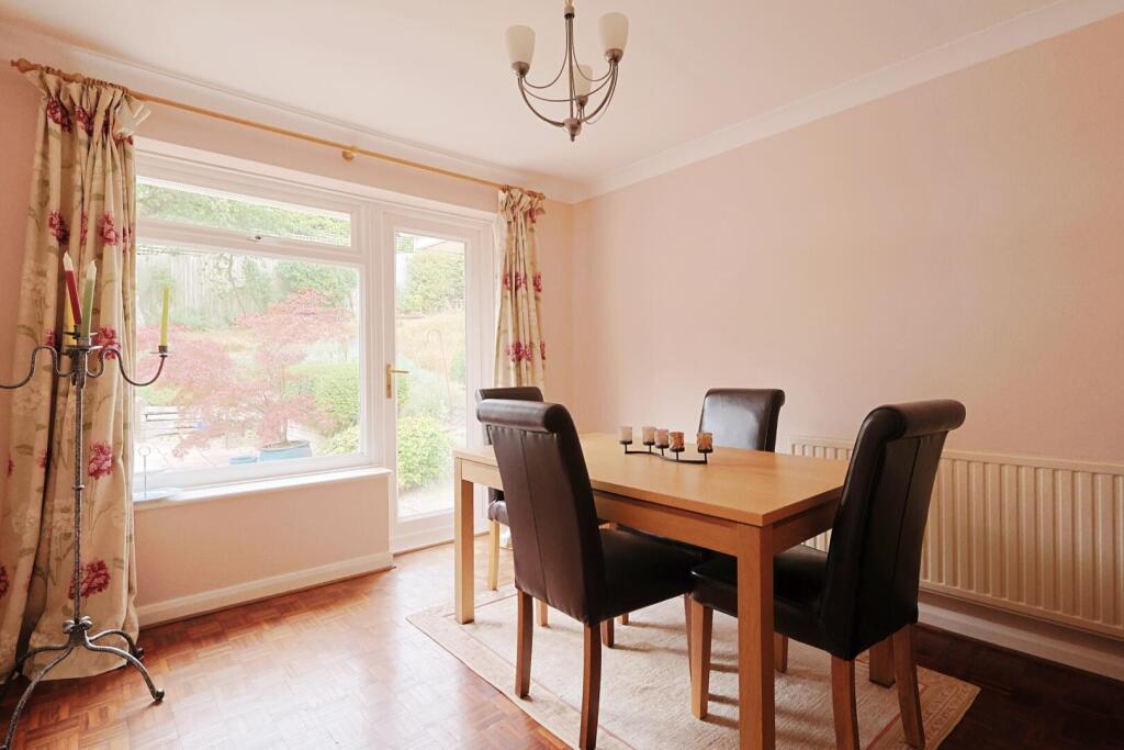 Ashmeads Way, Colehill, Wimborne photo 5