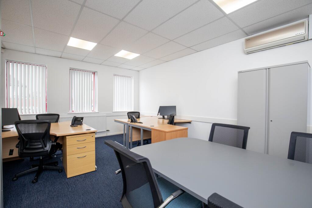 6 person office with air conditioning