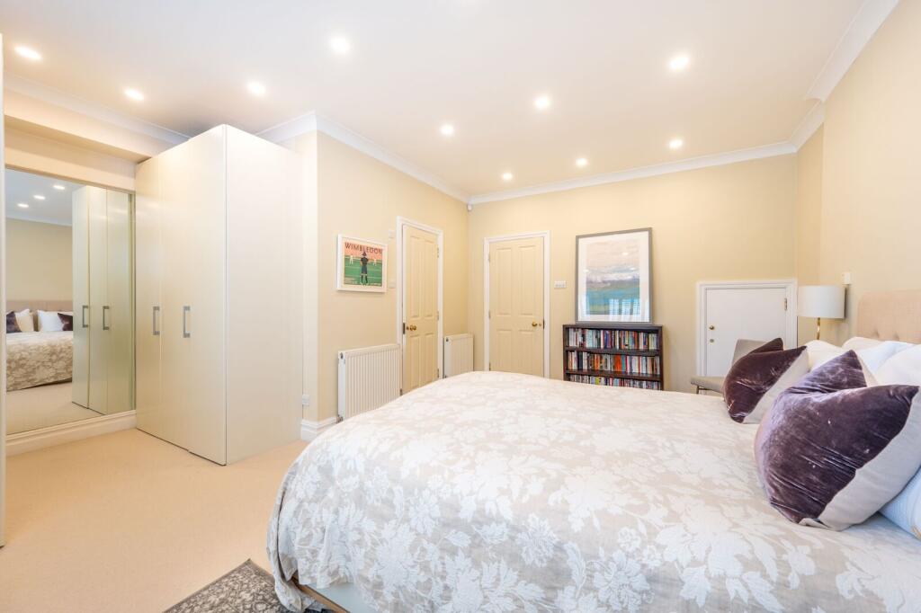 3 bedroom maisonette for rent