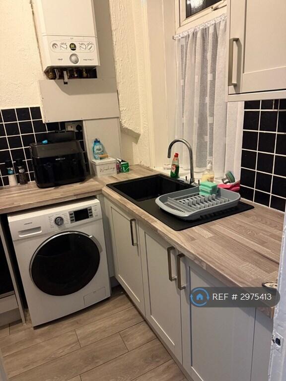 Fountain Street, Morley, Leeds, LS27 - View 3