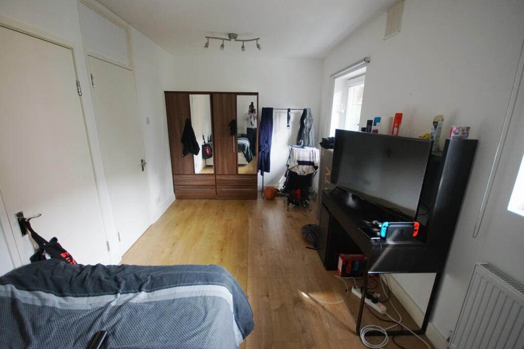 3 bedroom maisonette for rent