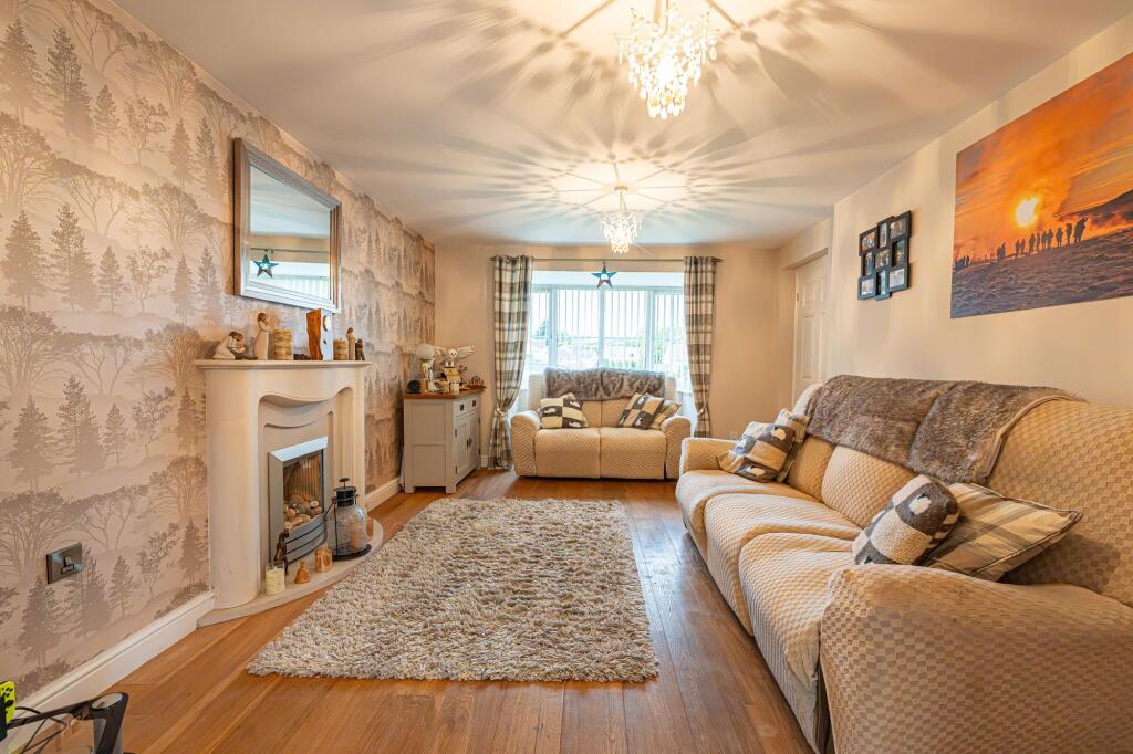 House in Newport - View 3