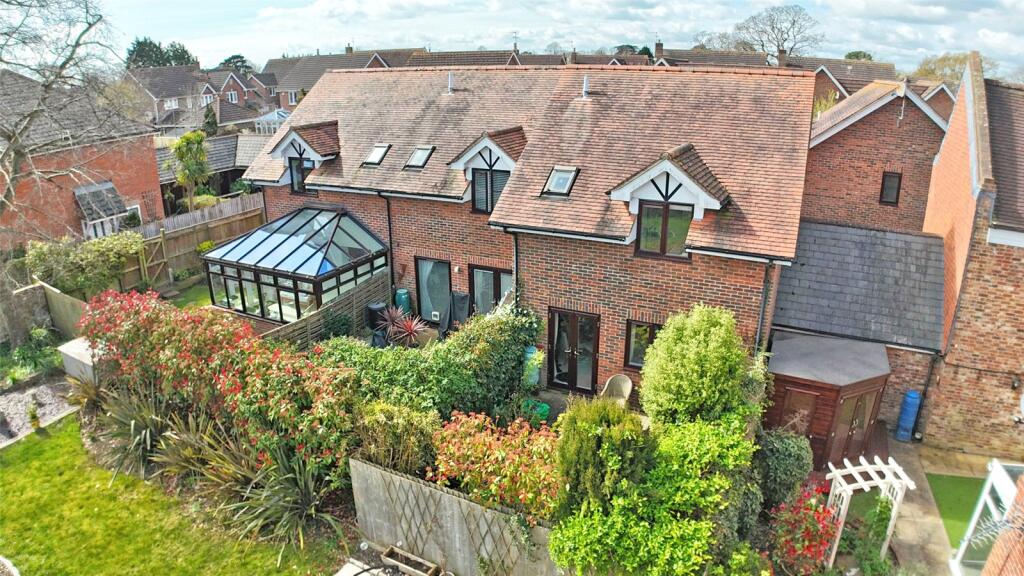 Main image of property: Lake View Manor, Lake Grove Road, New Milton, Hampshire, BH25