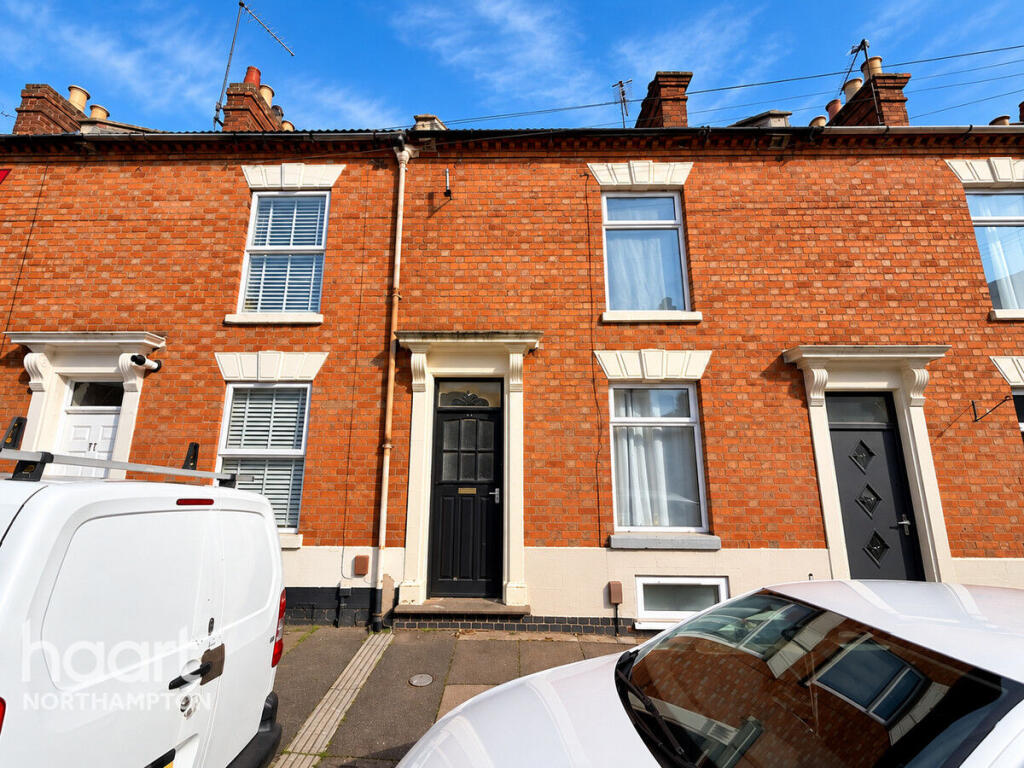4-bed terraced on Lower Thrift Street, Northampton, £240,000