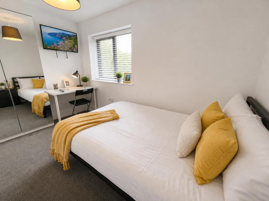 Main image of property: 4 bed Radcliffe Road, West Bridgford, Nottingham