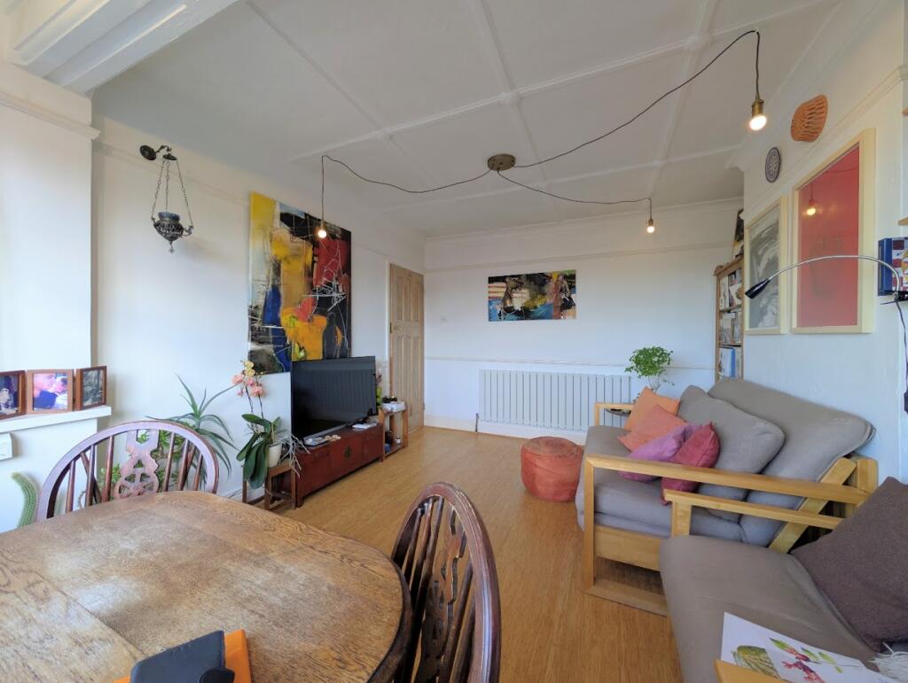 Apartment in Worthing, West Sussex - View 4