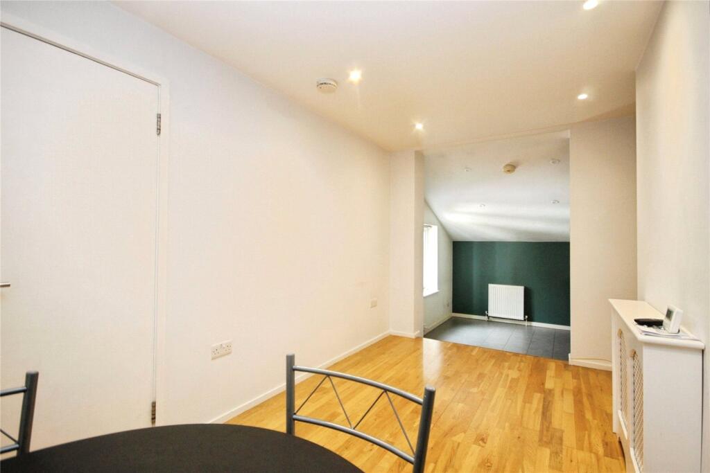Apartment in London, Manor Park, Streatham - View 3