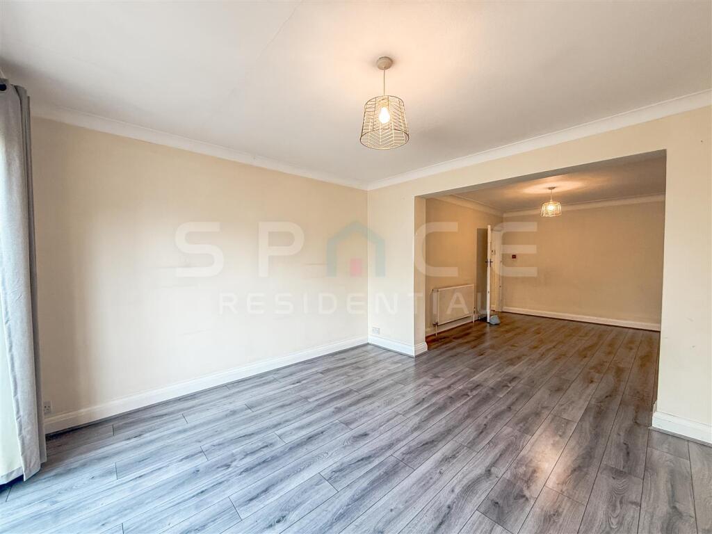 House in Harrow - View 5
