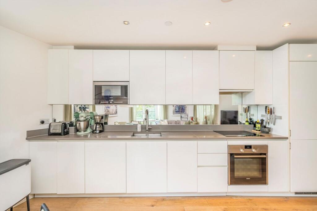 Apartment in London - View 2