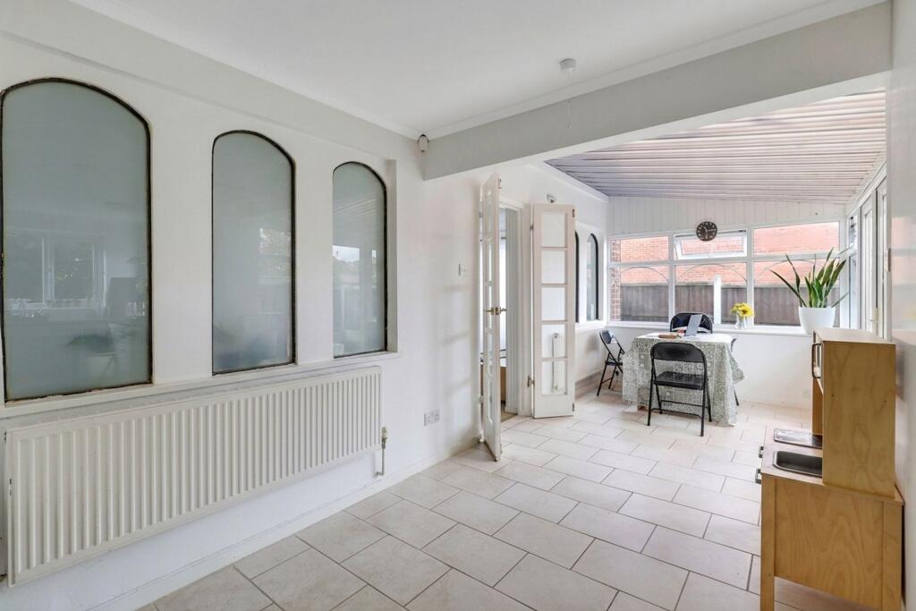 House in Rushcliffe, Compton Acres - View 4