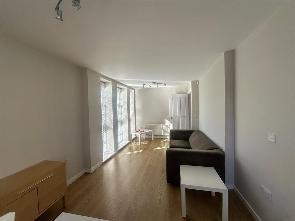 Apartment in Wakefield - View 3