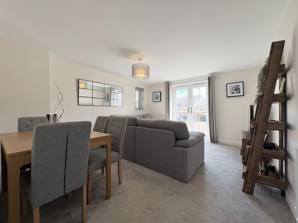 Apartment in Milton Keynes - View 4