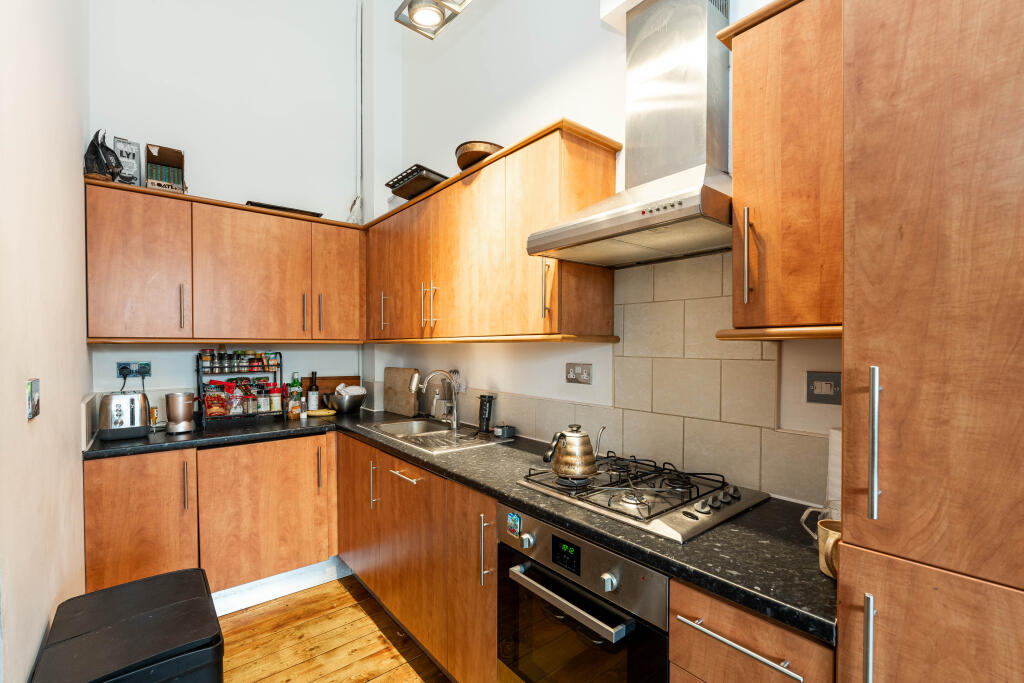 Apartment in London - View 3