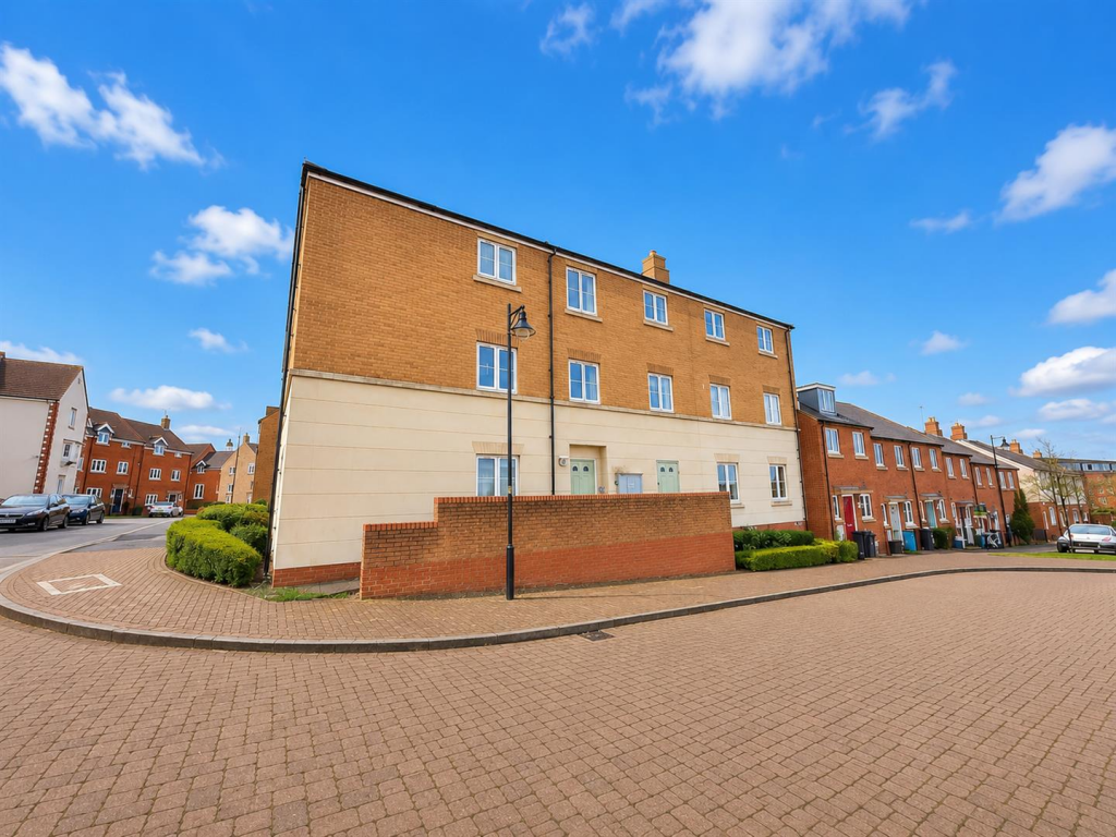 Main image of property: Redhouse, North Swindon SN25