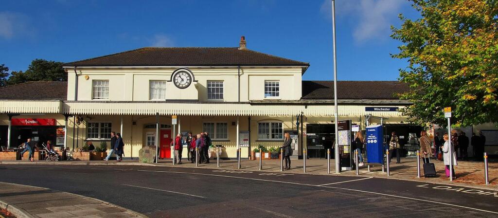 Winchester station.jpg
