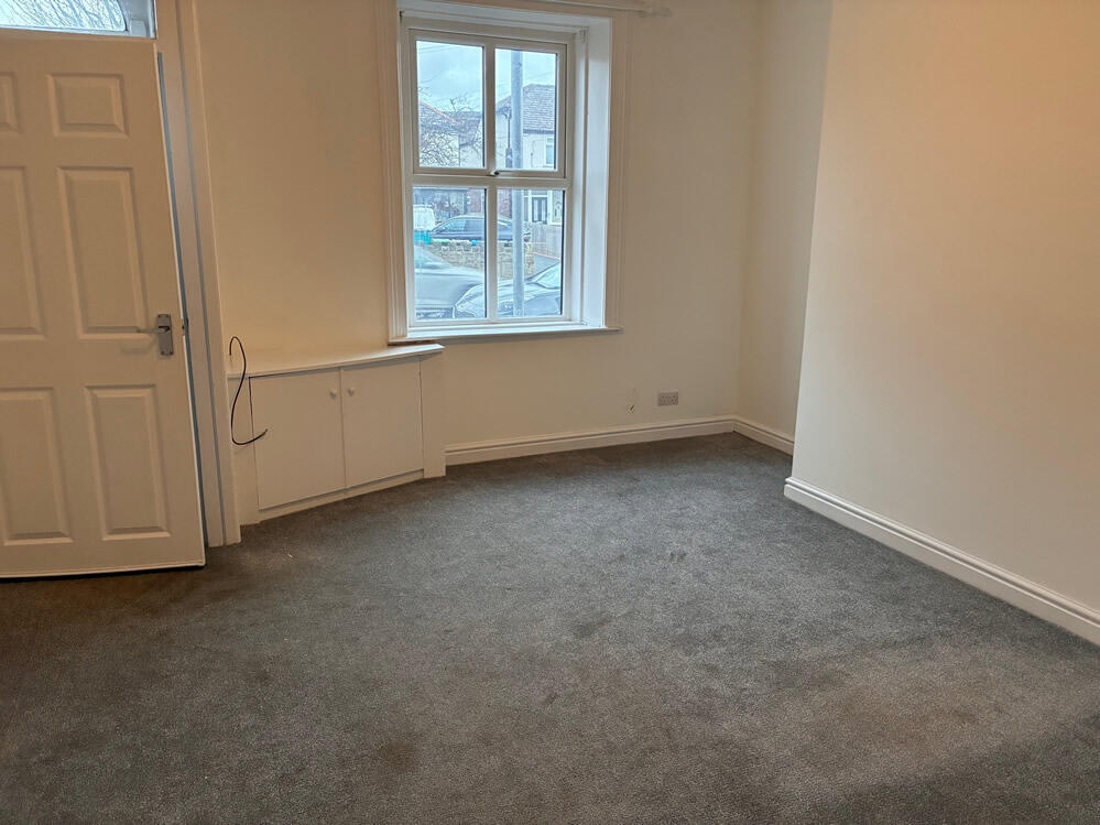75 Oldham Road Grasscroft OL4 4JF photo 4