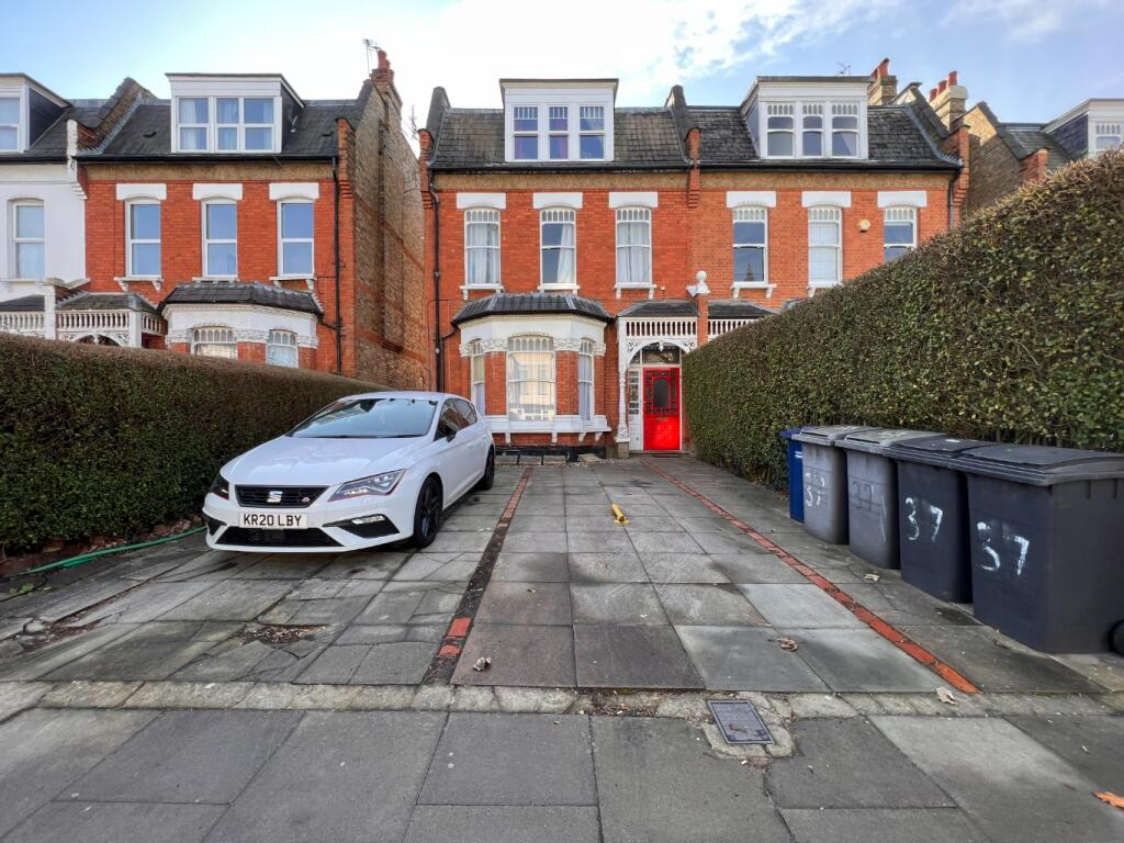 Main image of property: Ground Floor Flat, Woodside Park Road London N12 8RT