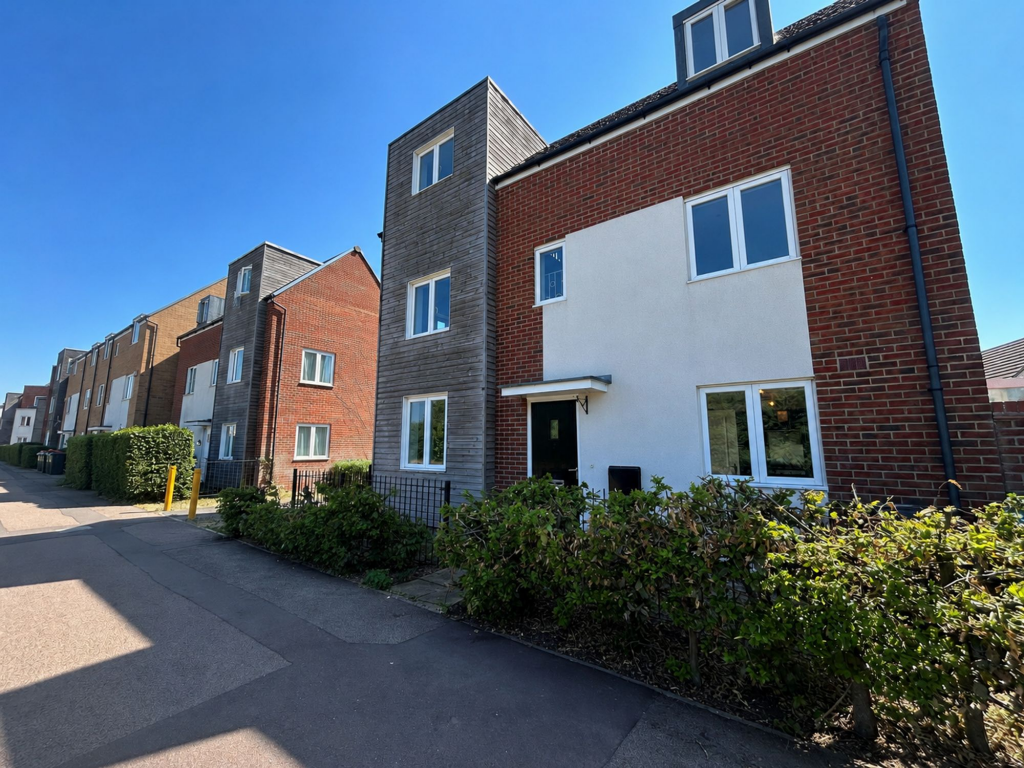 Main image of property: Newport Road, Broughton, MK10
