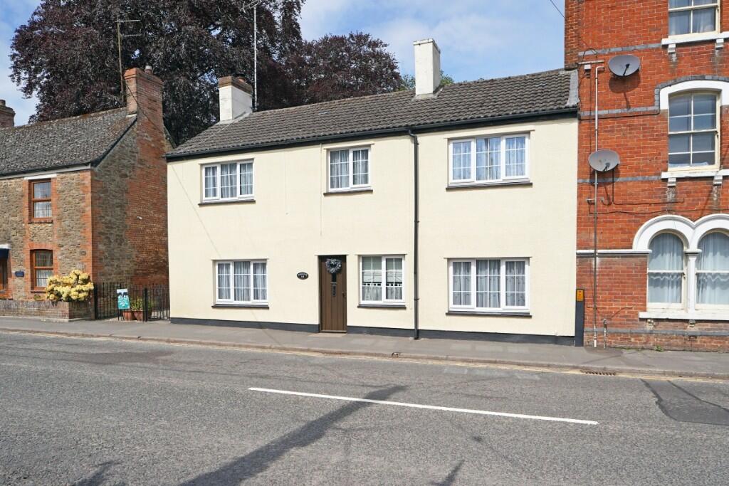 Main image of property: Cricklade Road, Highworth, SN6 7BL