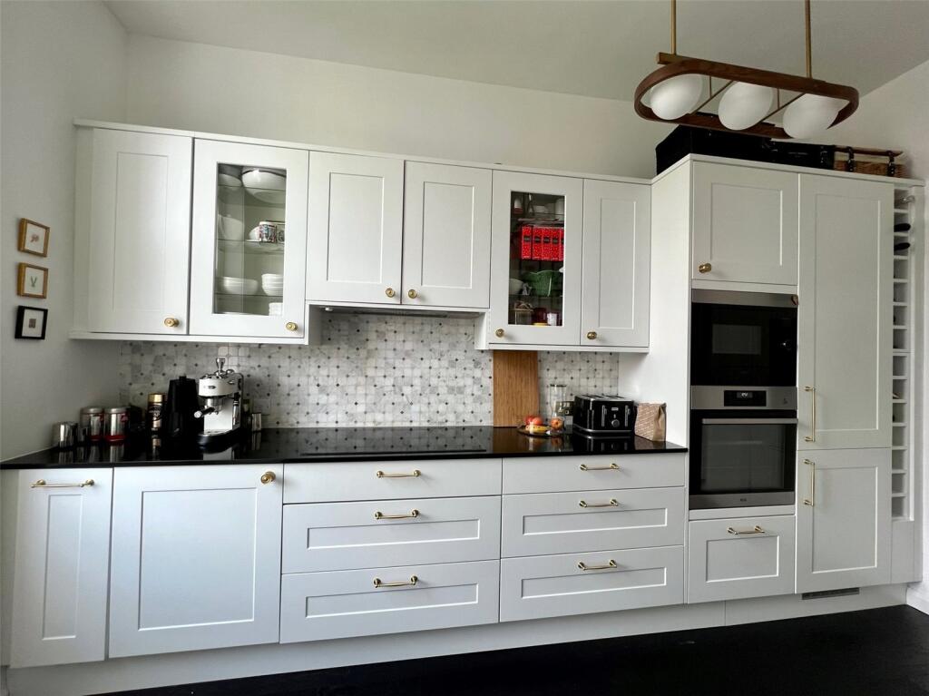 Devonshire Place, Eastbourne, BN21 photo 5