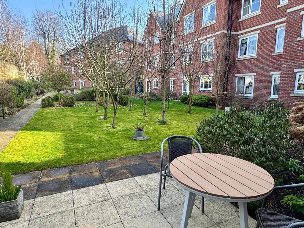 Wetherby, Tatterton Lodge, York Road, LS22 photo 4