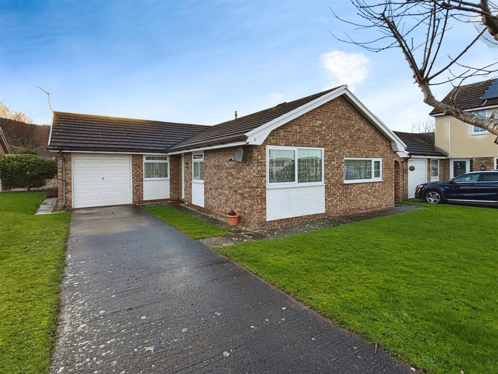 Main image of property: Heol Heddwch, Abergele, LL22