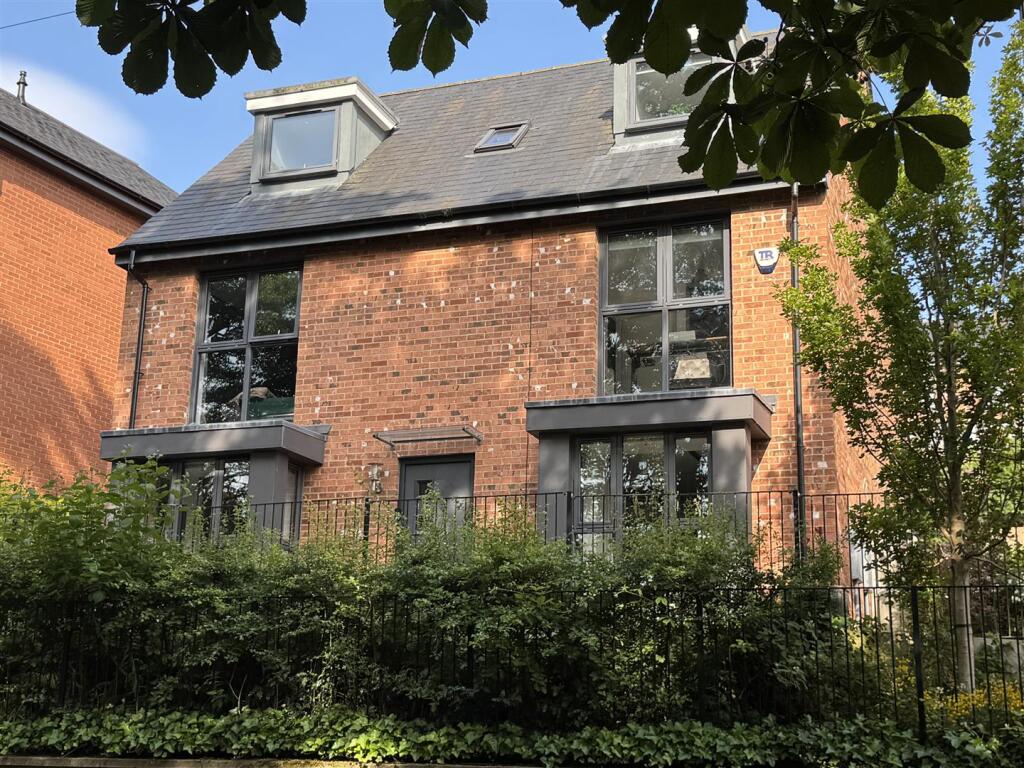 Main image of property: East Park Road, Low Fell, Gateshead