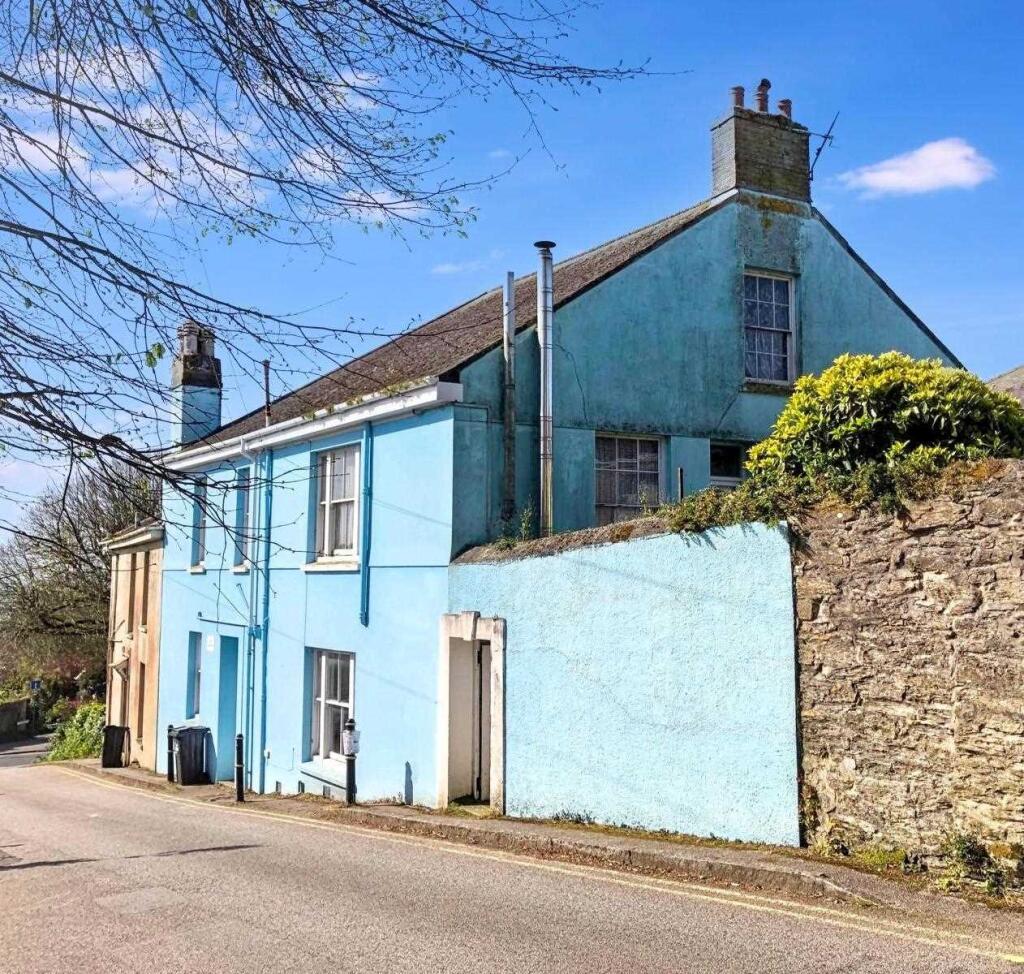 Main image of property: FALMOUTH