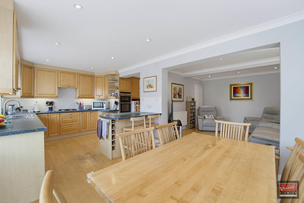 Meadway, Ashford photo 2