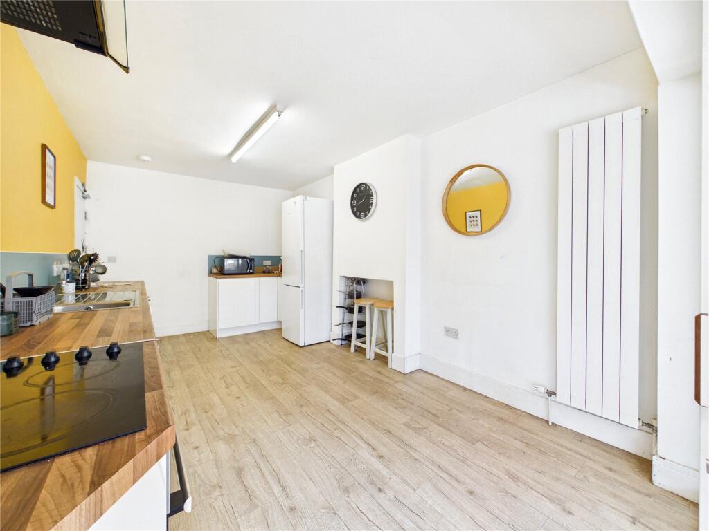 House in Colchester, Hythe - More