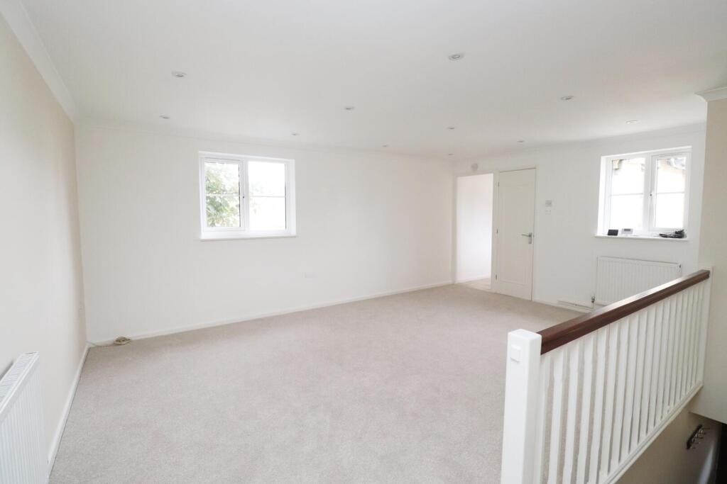Churchwood Drive, Tangmere photo 4