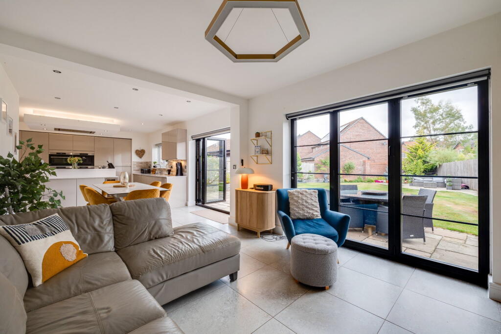 House in Northwich, Wildings Croft, Davenham - View 4