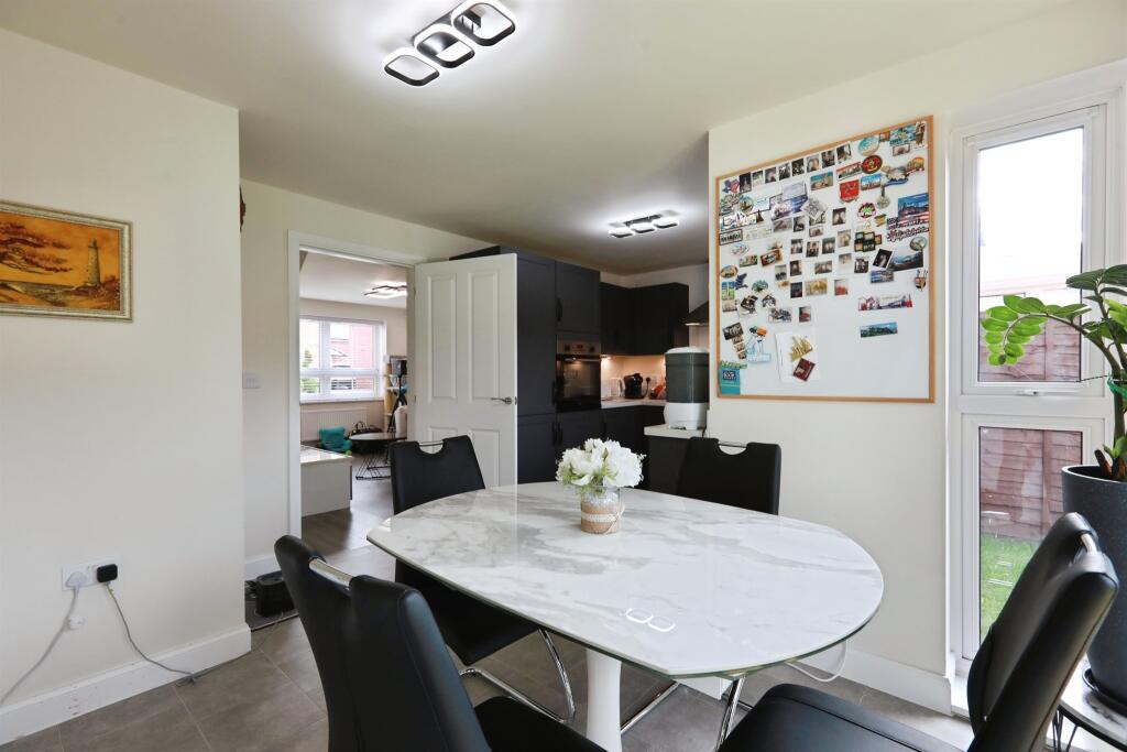Horton Drive, Upper Lighthorne, LEAMINGTON SPA photo 2
