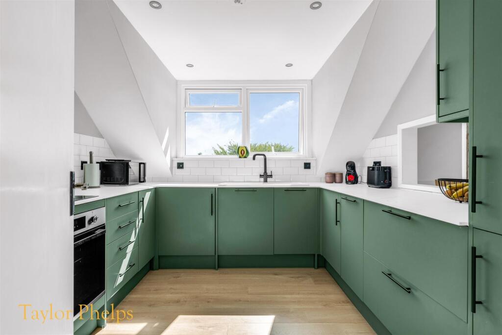 Apartment in Stevenage - View 3