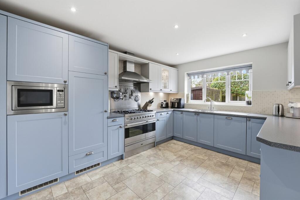 House in Macclesfield, Tytherington - View 2