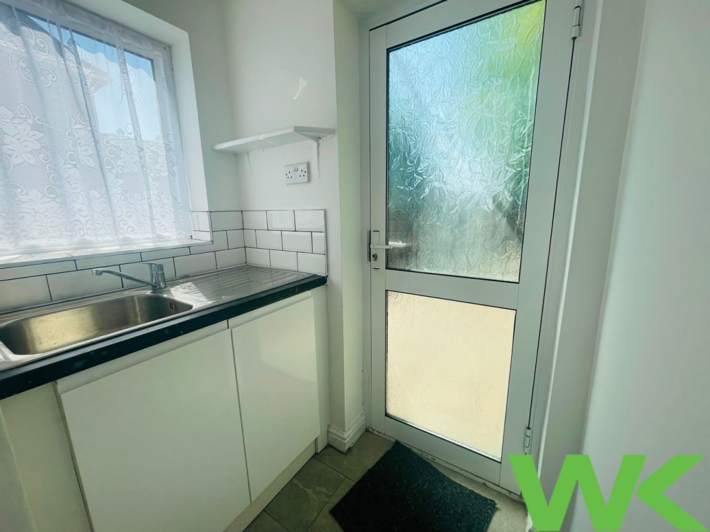 House in Sandwell, West Midlands - View 6