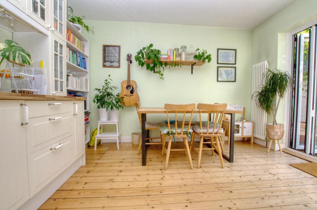 House in Southampton - More