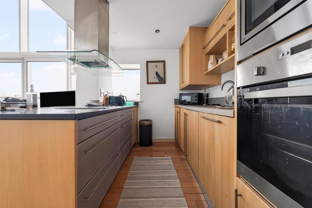Apartment in Leeds, Arena Quarter, Lovell Park - View 3