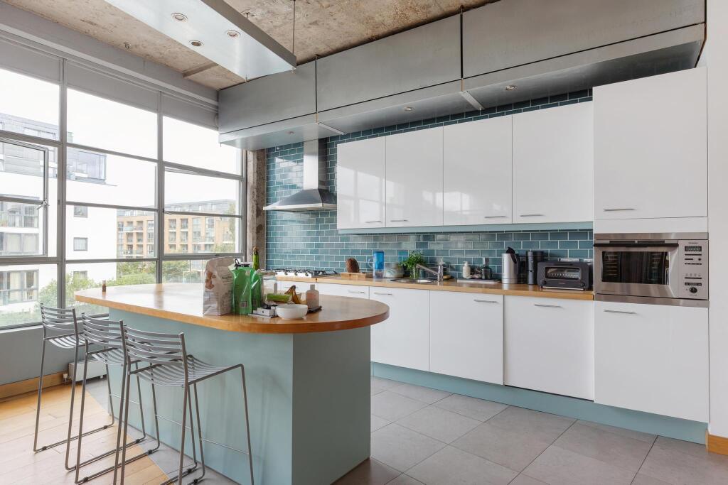 Apartment in London - View 3