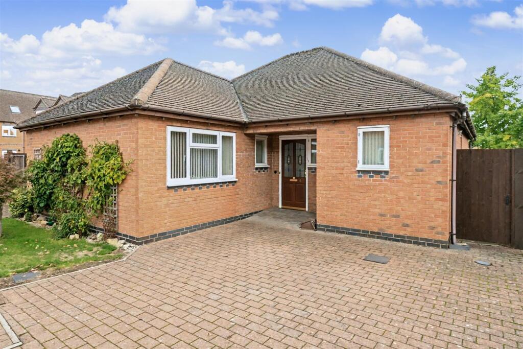 Main image of property: Lindop Close, Cubbington, Leamington Spa