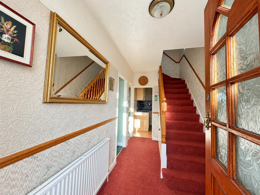 House in Sutton - View 4