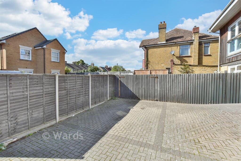 Apartment in Swale, Teynham - View 5